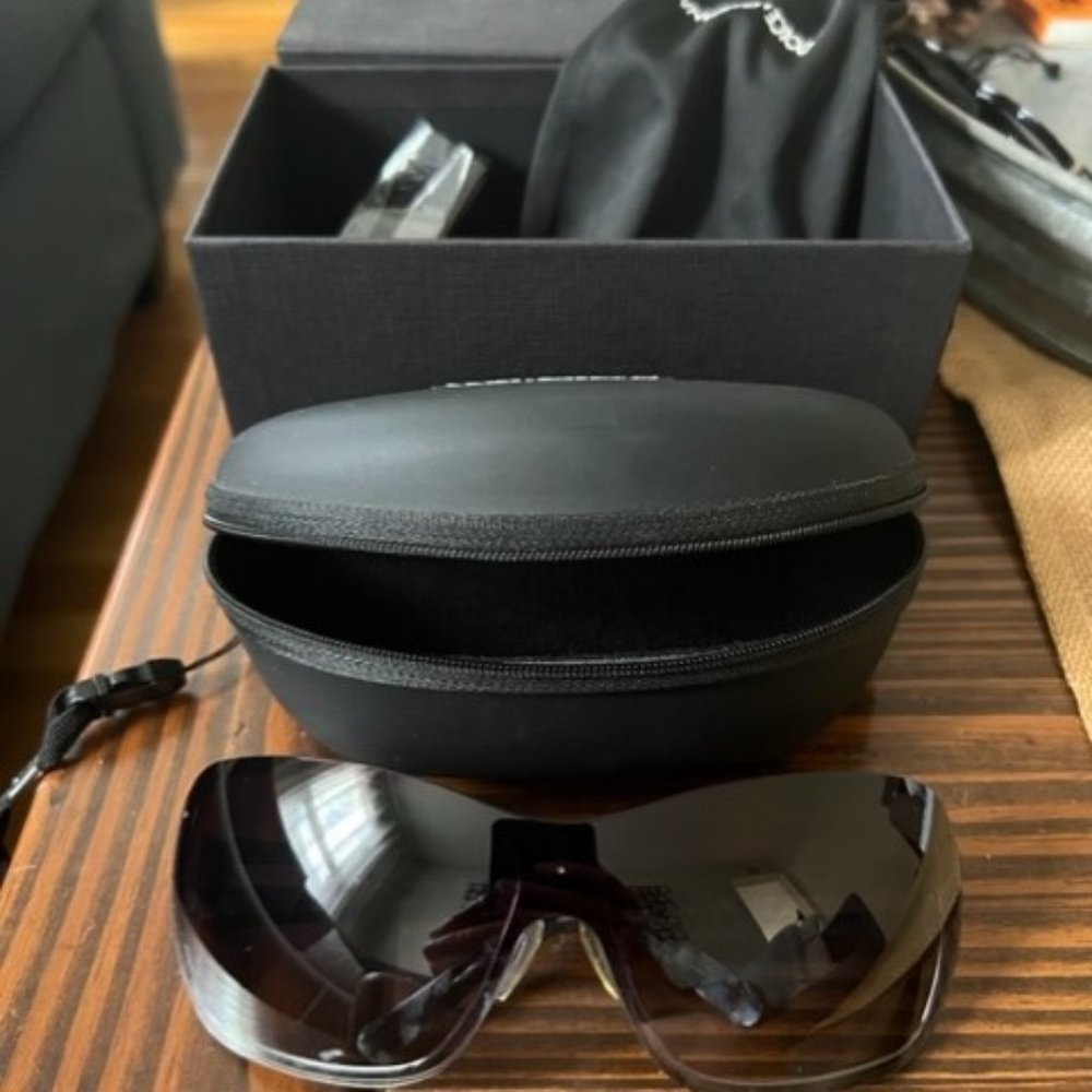 Sun glasses